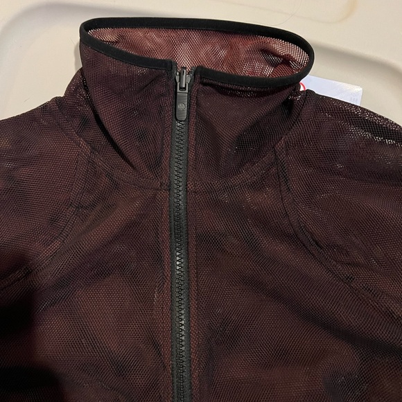 Lululemon Reversible Mesh 1/2 Zip - Picture 5 of 11